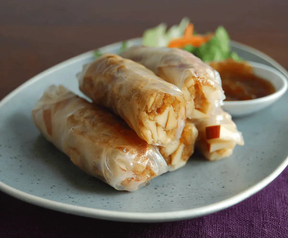 Baked Apple Pie Rice Paper Rolls